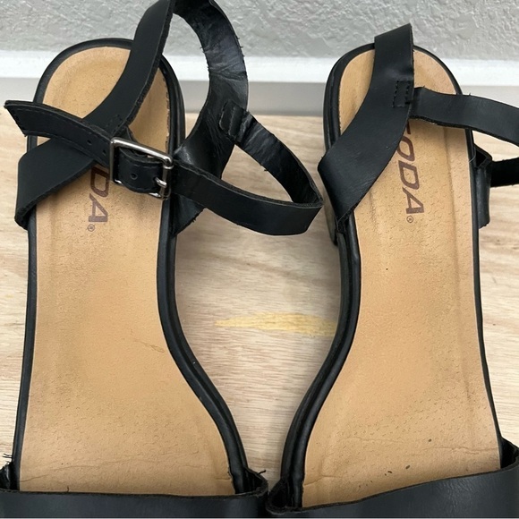 Soda Black Block Heel Ankle Strap Sandals 8 - Picture 5 of 7